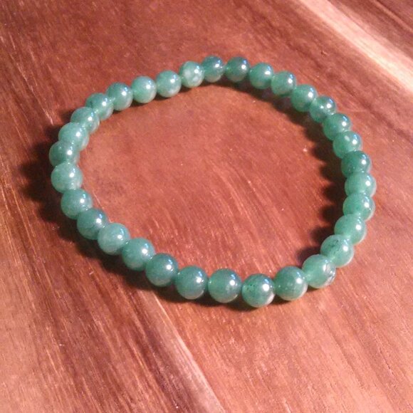 Green Aventurine Stretch Bracelet - Picture 2 of 7